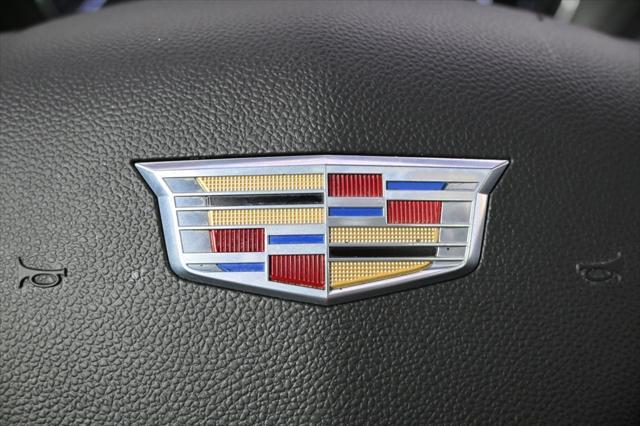 Photo of 2023 Crystal White Tricoat Cadillac XT4