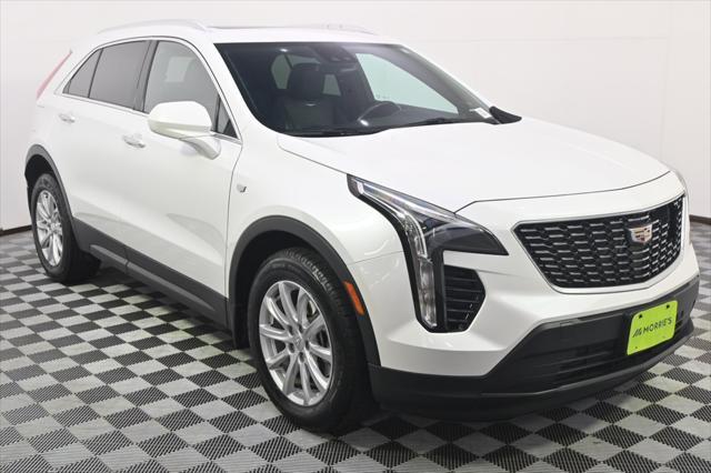 Photo of 2023 Crystal White Tricoat Cadillac XT4