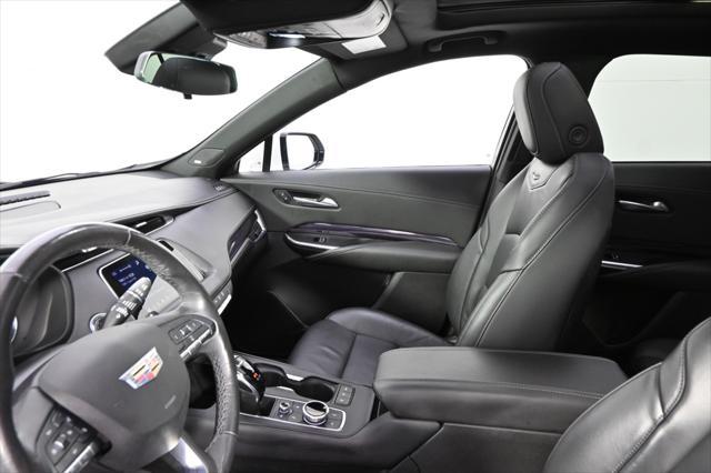 Photo of 2023 Crystal White Tricoat Cadillac XT4