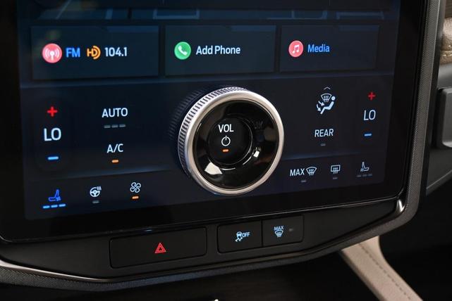 Photo of 2023 Oxford White Ford Expedition