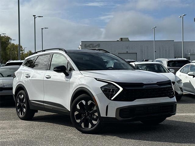 Photo of 2024 Glacial White Pearl Kia Sportage
