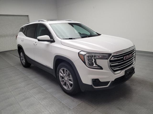 Photo of 2022 Summit White GMC Terrain