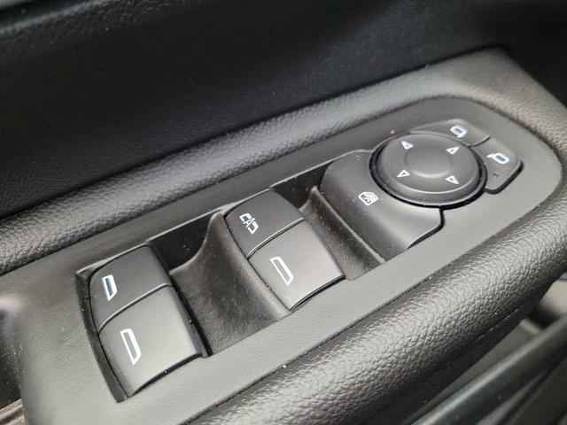 Photo of 2022 Summit White GMC Terrain