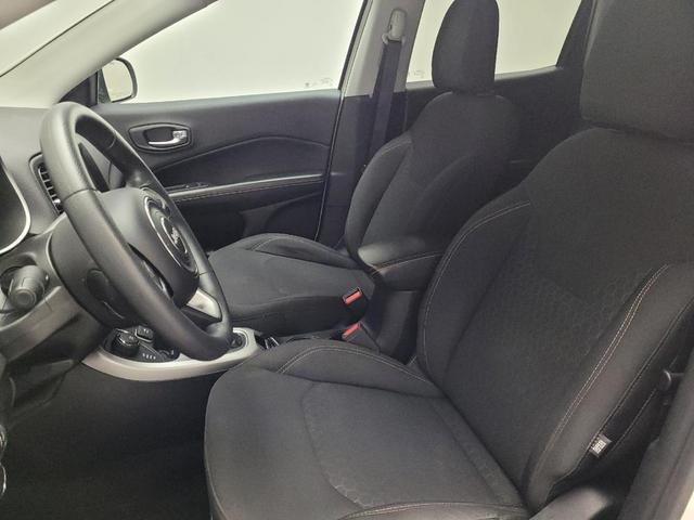 Photo of 2018 White Clearcoat Jeep Compass