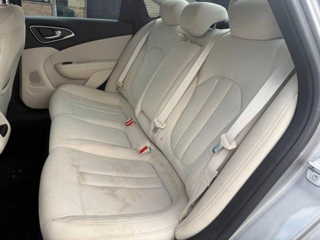Photo of 2015 Silver Chrysler 200