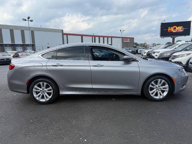 Photo of 2015 Silver Chrysler 200