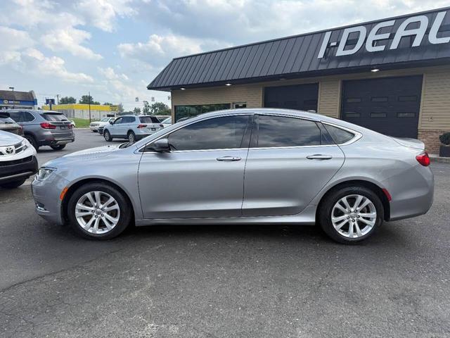 Photo of 2015 Silver Chrysler 200