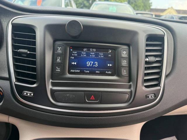 Photo of 2015 Silver Chrysler 200