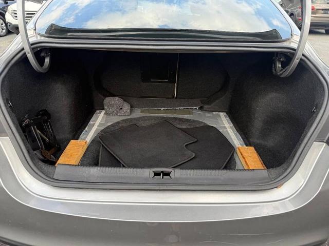 Photo of 2015 Silver Chrysler 200