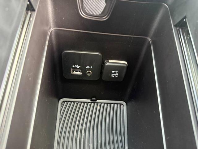 Photo of 2015 Silver Chrysler 200
