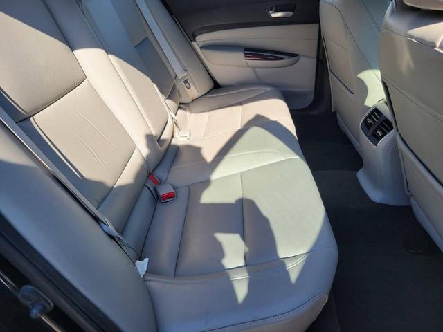 Photo of 2016 Black Acura TLX