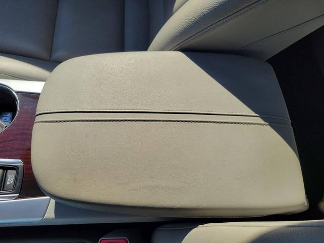 Photo of 2016 Black Acura TLX