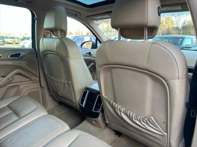 Photo of 2015 Pewter Porsche Cayenne