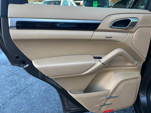 Photo of 2015 Pewter Porsche Cayenne