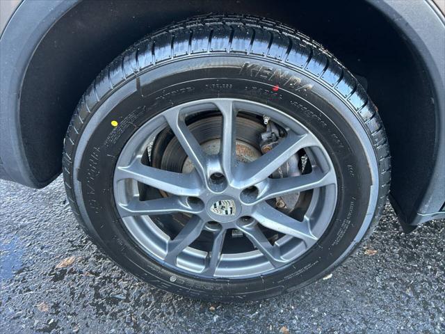 Photo of 2015 Pewter Porsche Cayenne