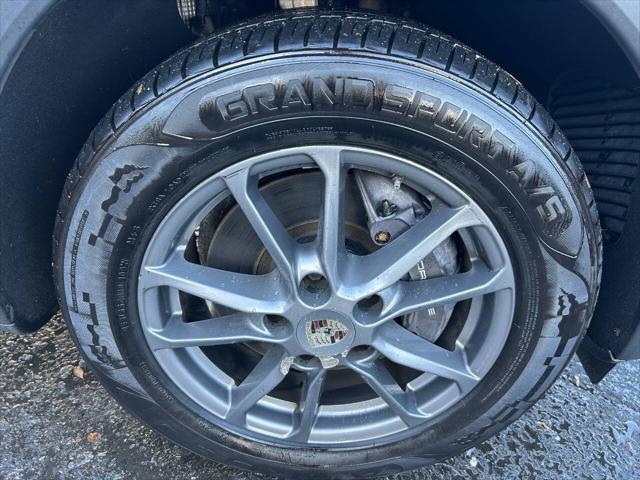 Photo of 2015 Pewter Porsche Cayenne