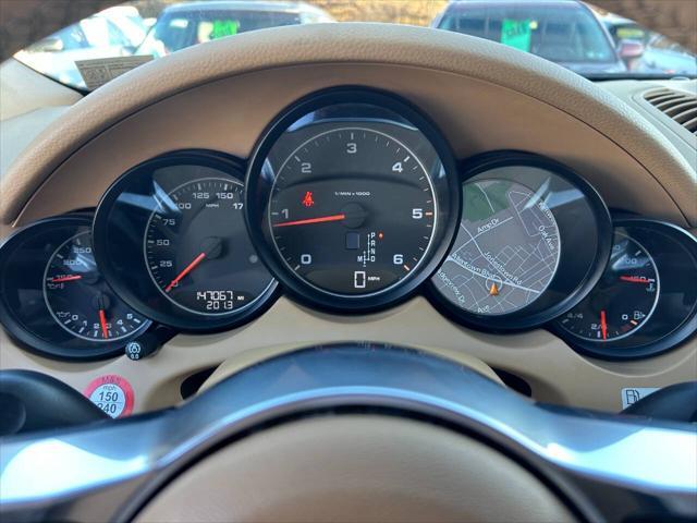 Photo of 2015 Pewter Porsche Cayenne