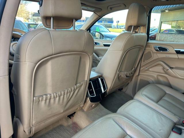 Photo of 2015 Pewter Porsche Cayenne