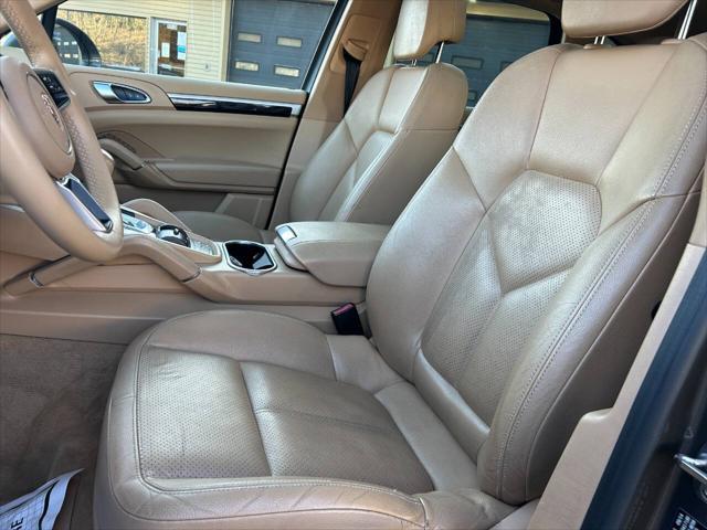 Photo of 2015 Pewter Porsche Cayenne