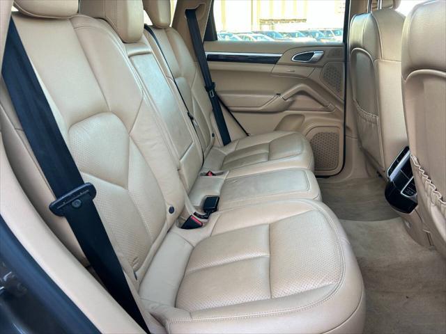 Photo of 2015 Pewter Porsche Cayenne