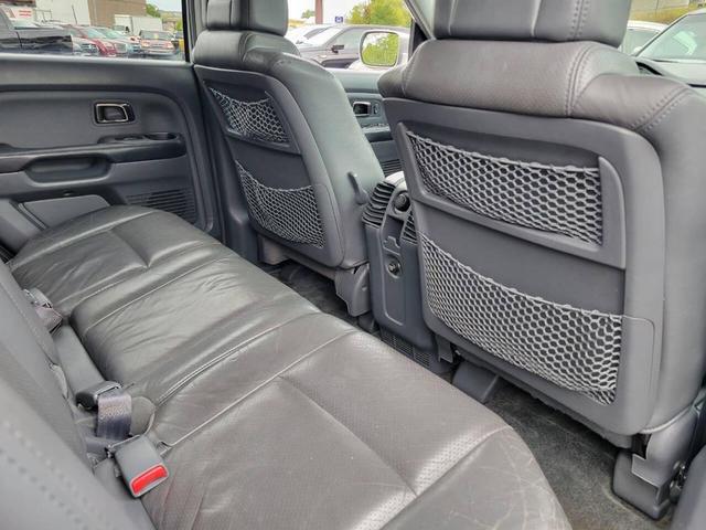 Photo of 2005 Silver Honda Pilot