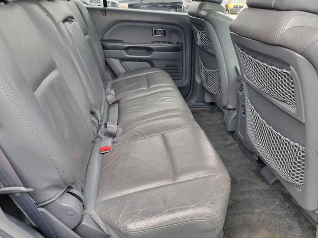 Photo of 2005 Silver Honda Pilot