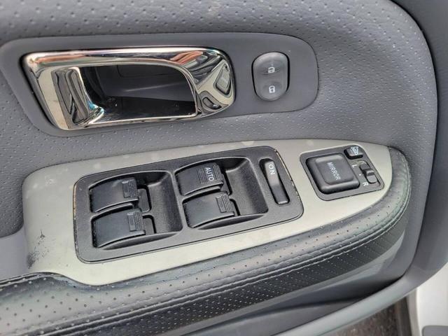 Photo of 2005 Silver Honda Pilot