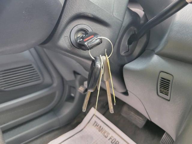 Photo of 2005 Silver Honda Pilot