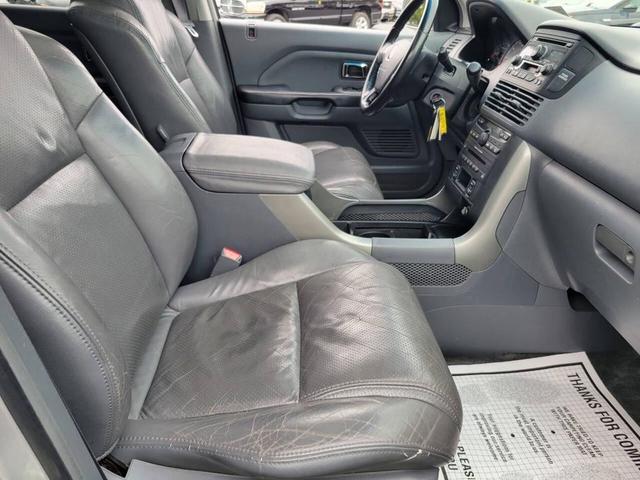 Photo of 2005 Silver Honda Pilot