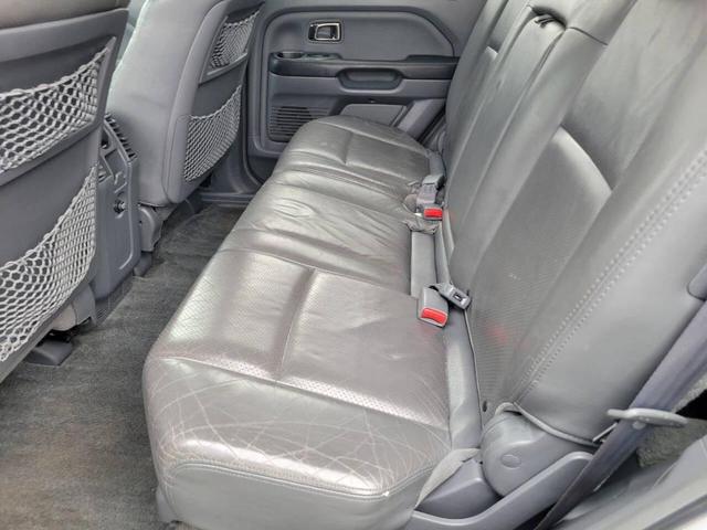 Photo of 2005 Silver Honda Pilot