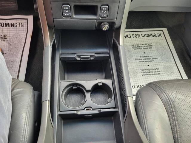 Photo of 2005 Silver Honda Pilot