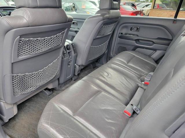 Photo of 2005 Silver Honda Pilot