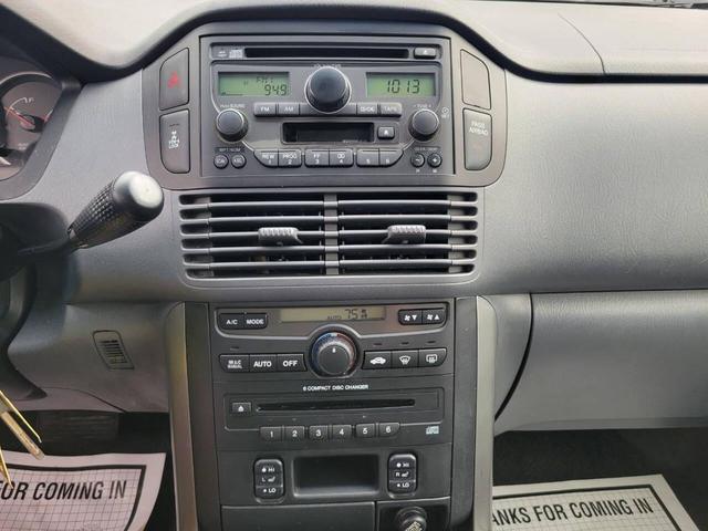 Photo of 2005 Silver Honda Pilot