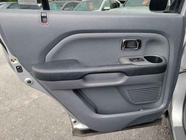 Photo of 2005 Silver Honda Pilot