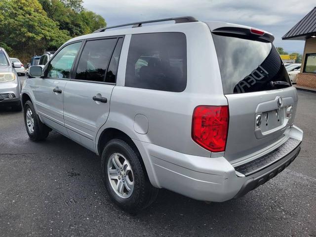 Photo of 2005 Silver Honda Pilot