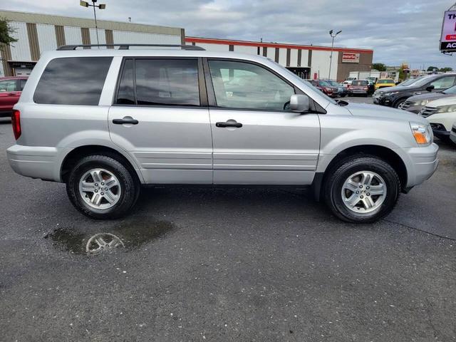 Photo of 2005 Silver Honda Pilot
