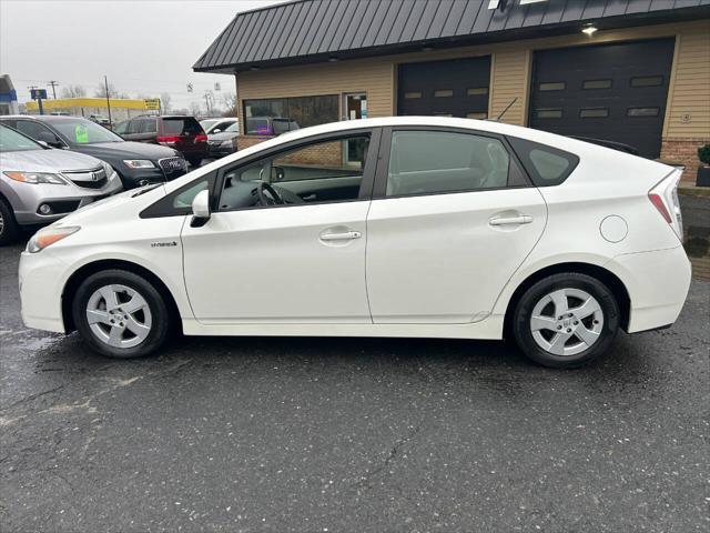 Photo of 2011 White Toyota Prius