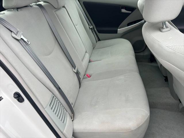 Photo of 2011 White Toyota Prius