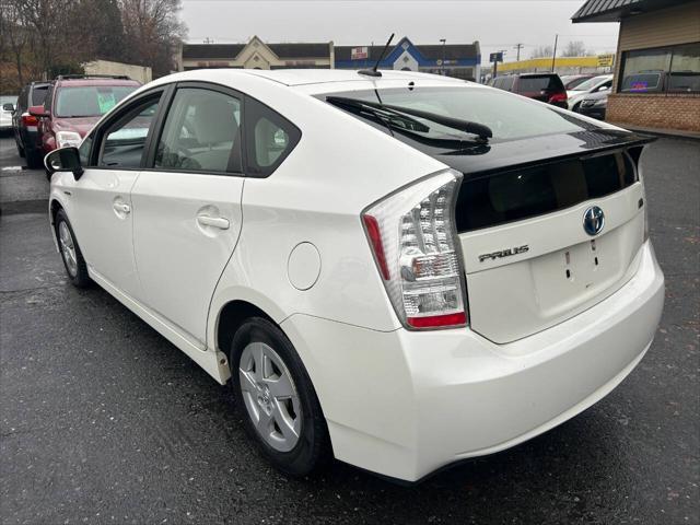 Photo of 2011 White Toyota Prius