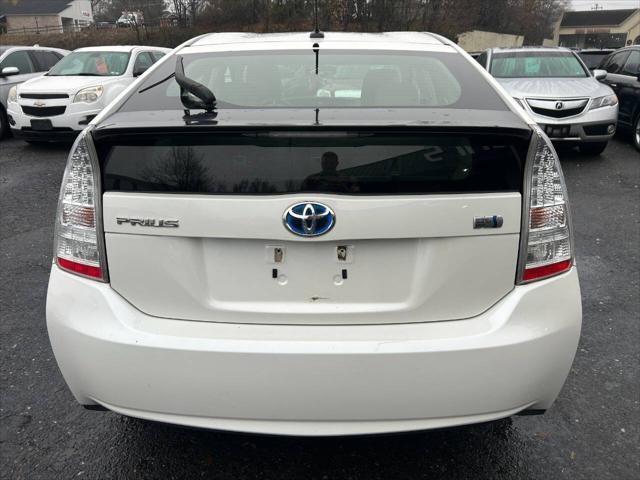 Photo of 2011 White Toyota Prius