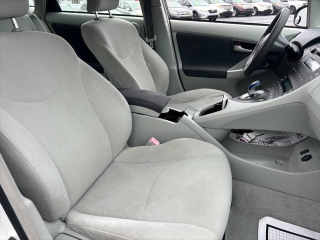 Photo of 2011 White Toyota Prius
