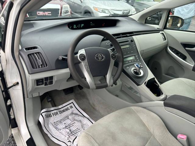 Photo of 2011 White Toyota Prius