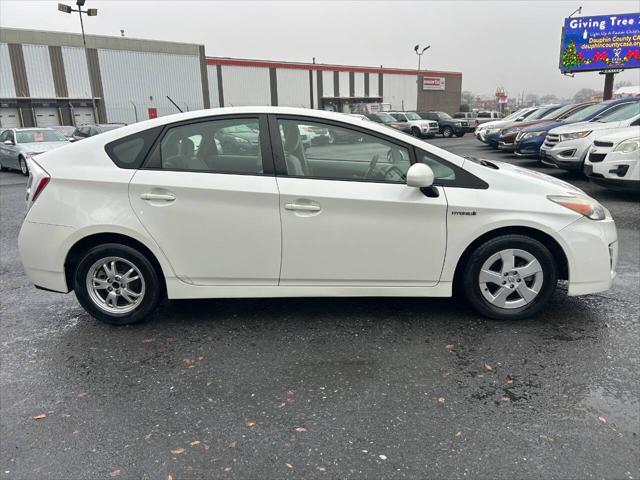 Photo of 2011 White Toyota Prius