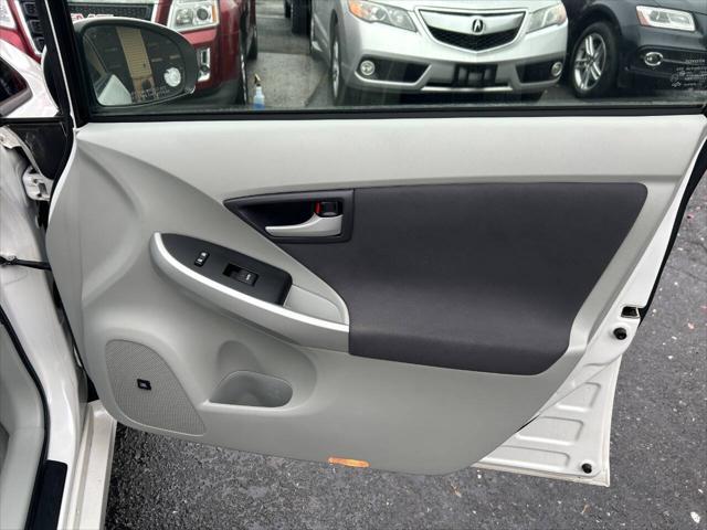 Photo of 2011 White Toyota Prius