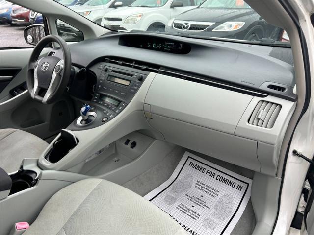 Photo of 2011 White Toyota Prius