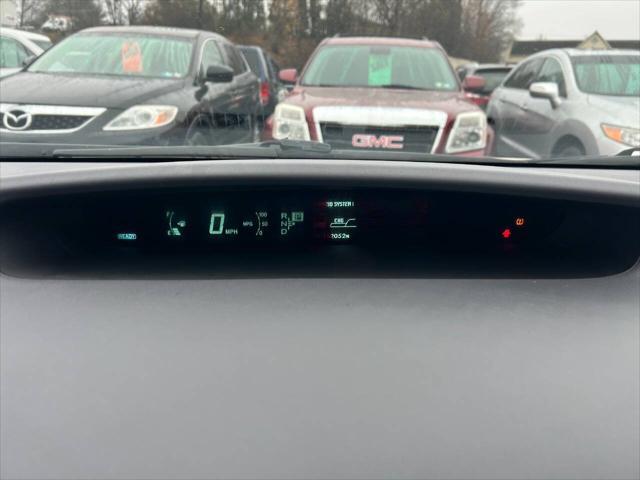 Photo of 2011 White Toyota Prius