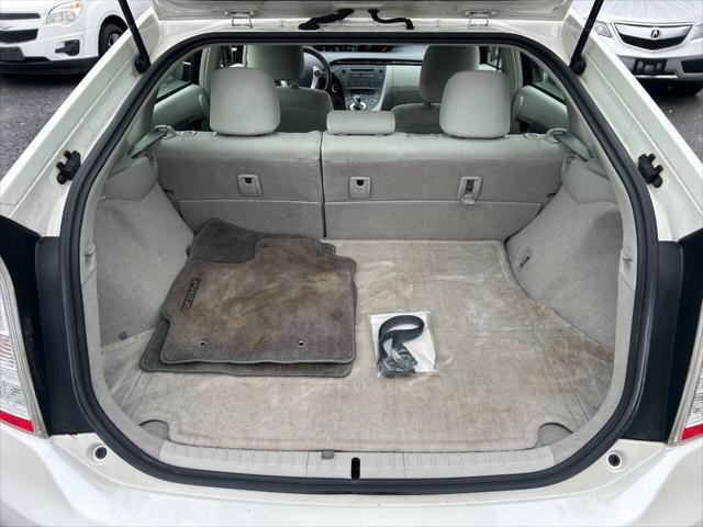 Photo of 2011 White Toyota Prius