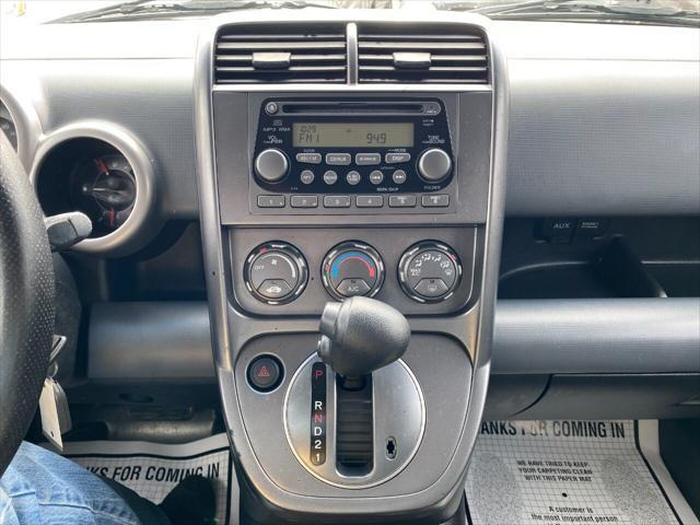 Photo of 2006 Burgundy Honda Element
