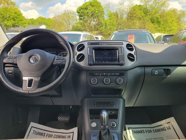 Photo of 2017 Blue Volkswagen Tiguan