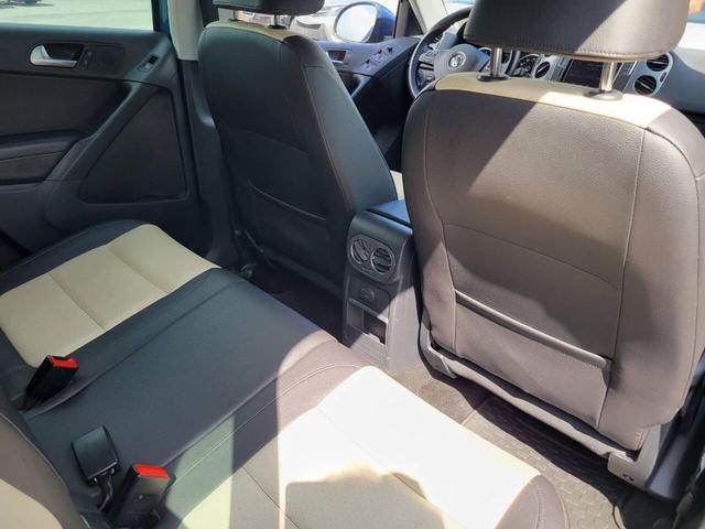 Photo of 2017 Blue Volkswagen Tiguan